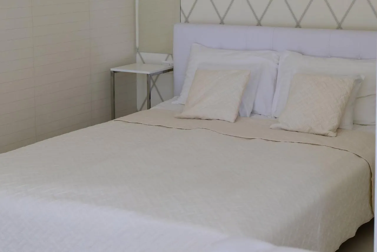 Cloe Apartman Szeged Apartment
